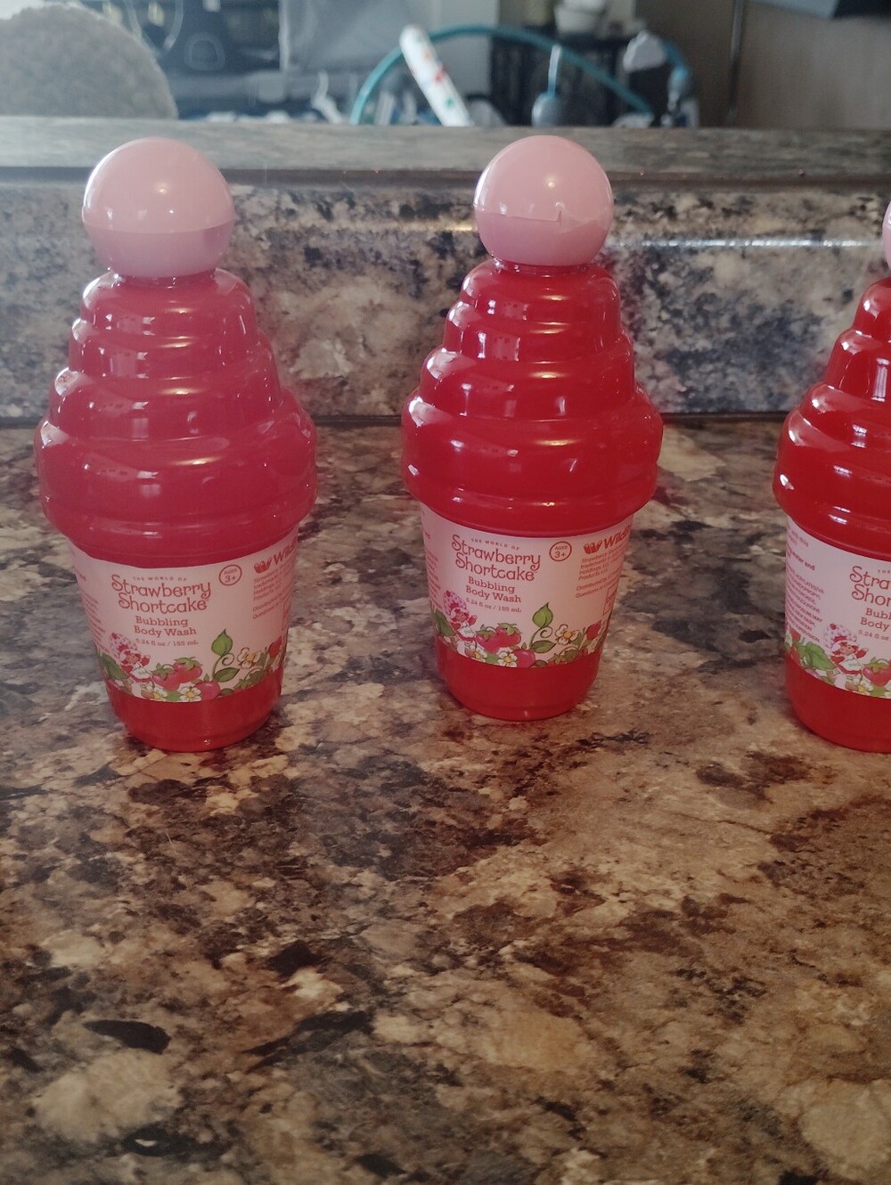 Strawberry Shortcake Bubbling Body Wash - Pink & Red (1) Unit - Picture 5 of 6